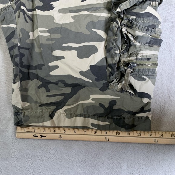 VTG Unionbay Cargo Shorts Mens‎ 42 Gray Camo Multi Pocket Utility Outdoor Casual - Picture 7 of 13